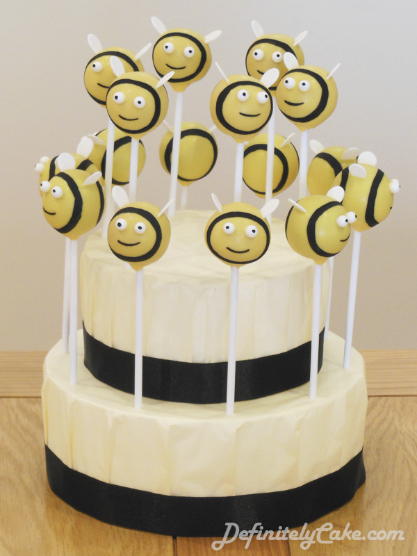 Vansolinne Bumble Bee Highchair Banner, Fun to Bee One Cake Topper Gold &  Black Crown Hat Latex Balloons for First Bee-Day 1st Birthday Party  Decorations, Set of 4 ? - Walmart.com